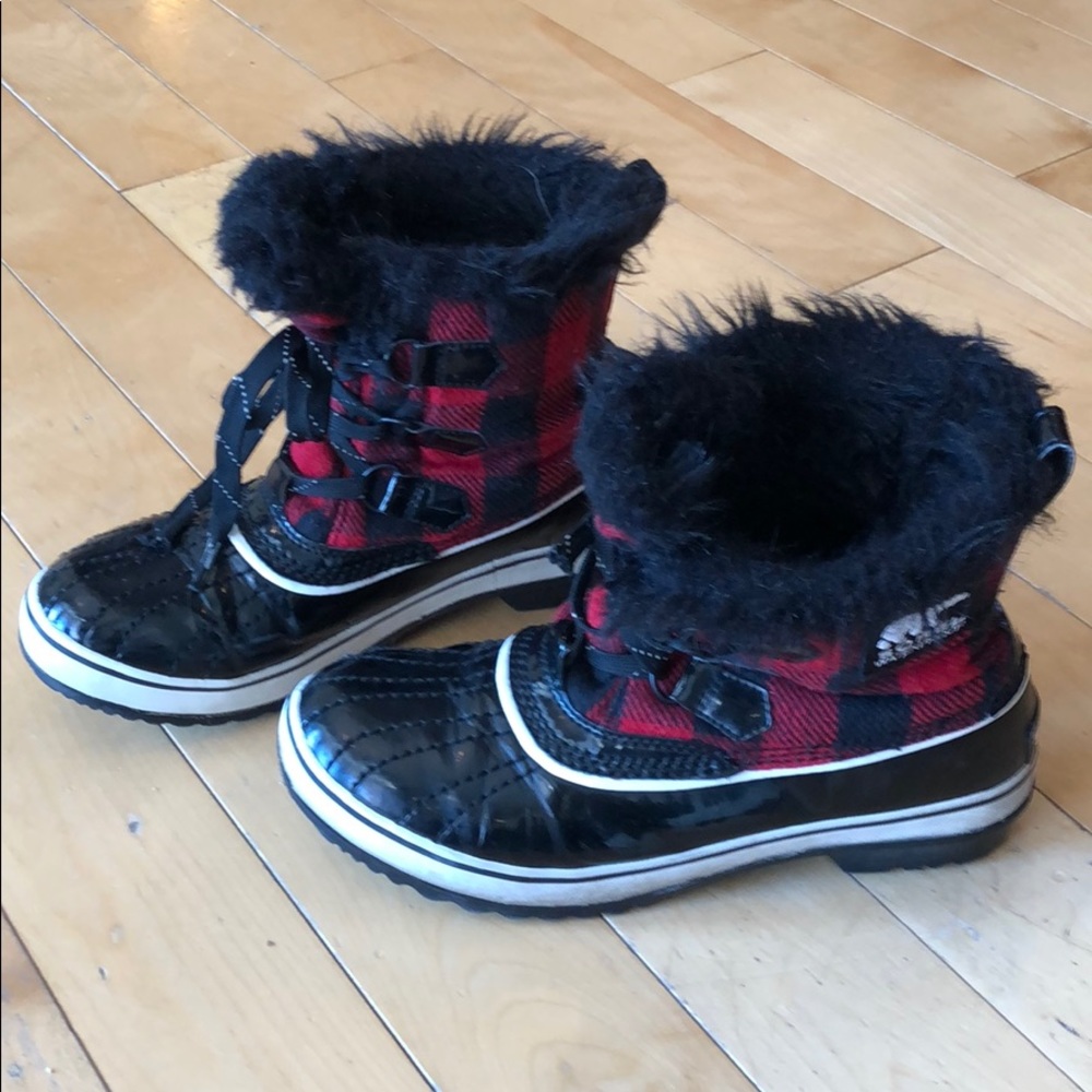 Sorel size 7 winter booties.